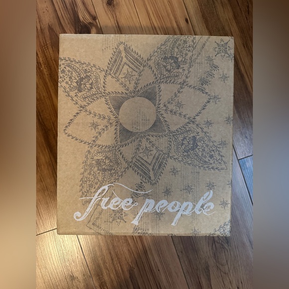 Free People James Chelsea Boot White Leather Lug Sole | NIB Size 38.5 / US 8 - Picture 13 of 16